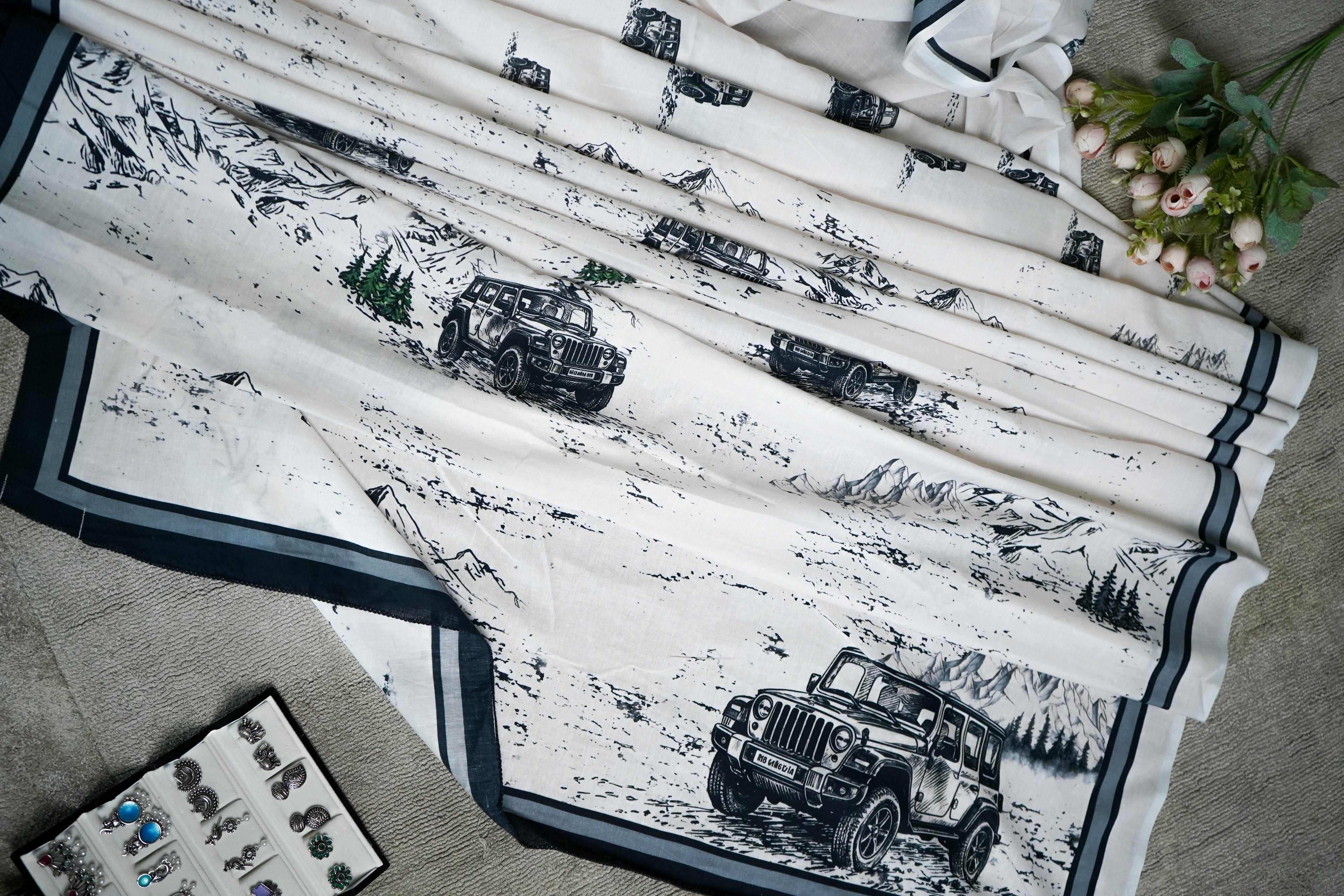 Thar Explorer Saree – Black & White