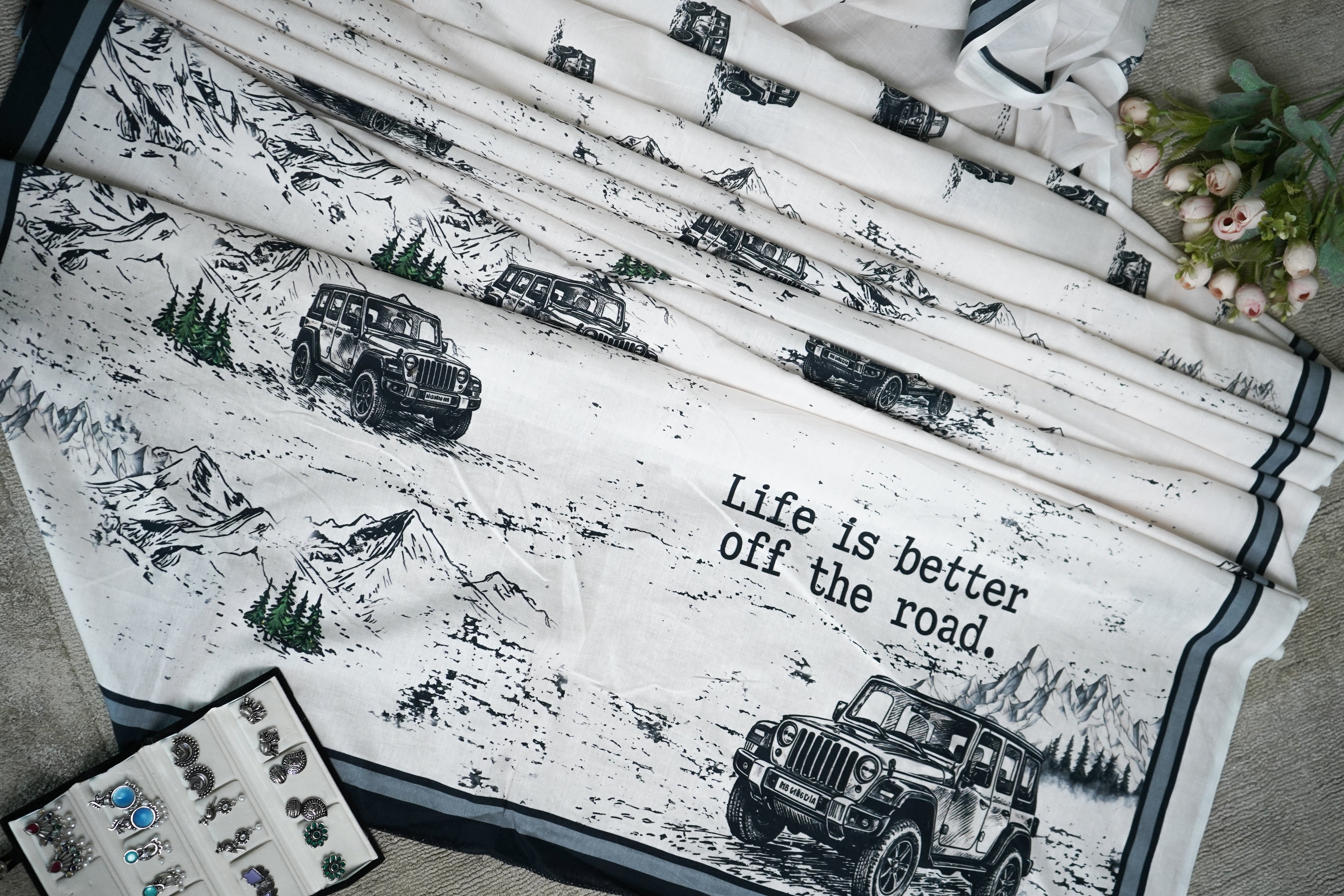 Thar Explorer Saree – Black & White